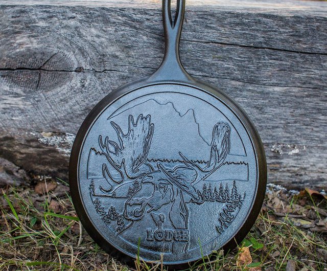 American LODGE Wildlife Series American Cast Iron Camping Frying Pan  (Elk)-27cm Wildlife - Shop LODGE Pots & Pans - Pinkoi