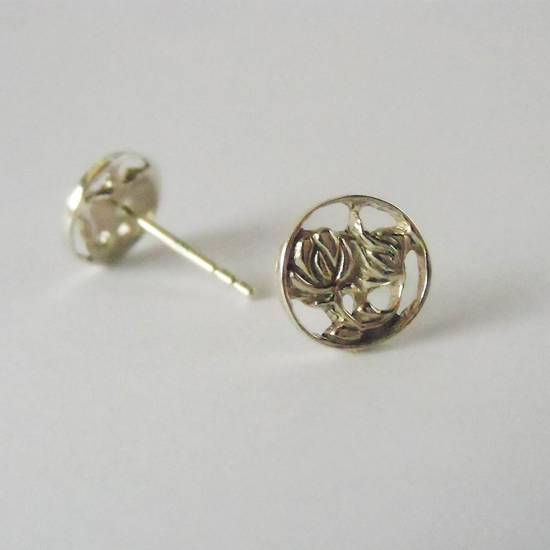 ハンガリーの刺繍丸ピアスシルバー925 - 耳環/耳夾 - 其他金屬 銀色