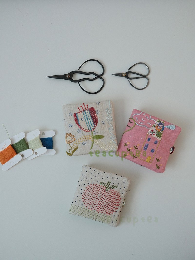 手工刺繡針線包/收納袋 - 編織/刺繡/羊毛氈/縫紉 - 其他材質 多色