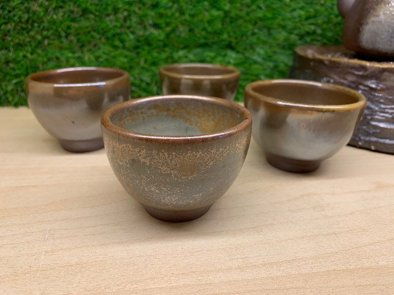 Chengjin Tea King Kong Cup l Firewood - Teapots & Teacups - Pottery Gold
