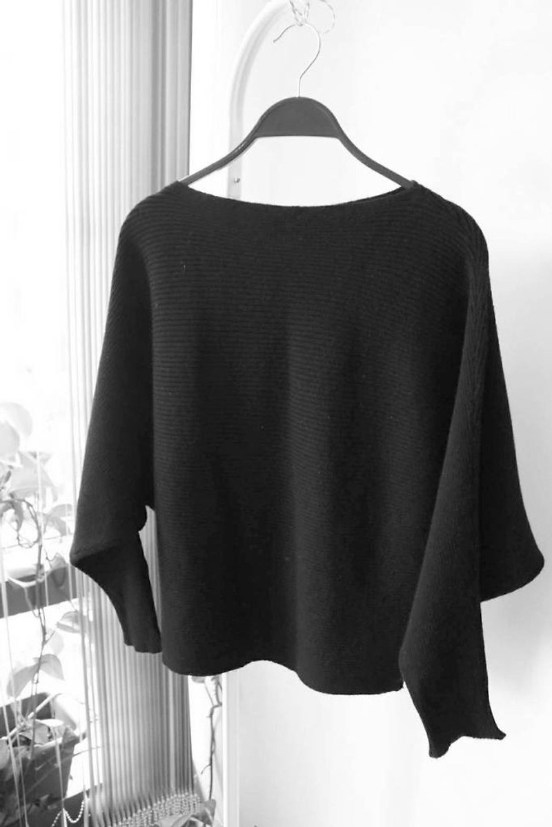 Helsinki Sweater (more colors / sizes available) - สเวตเตอร์ผู้หญิง - ขนแกะ สีดำ