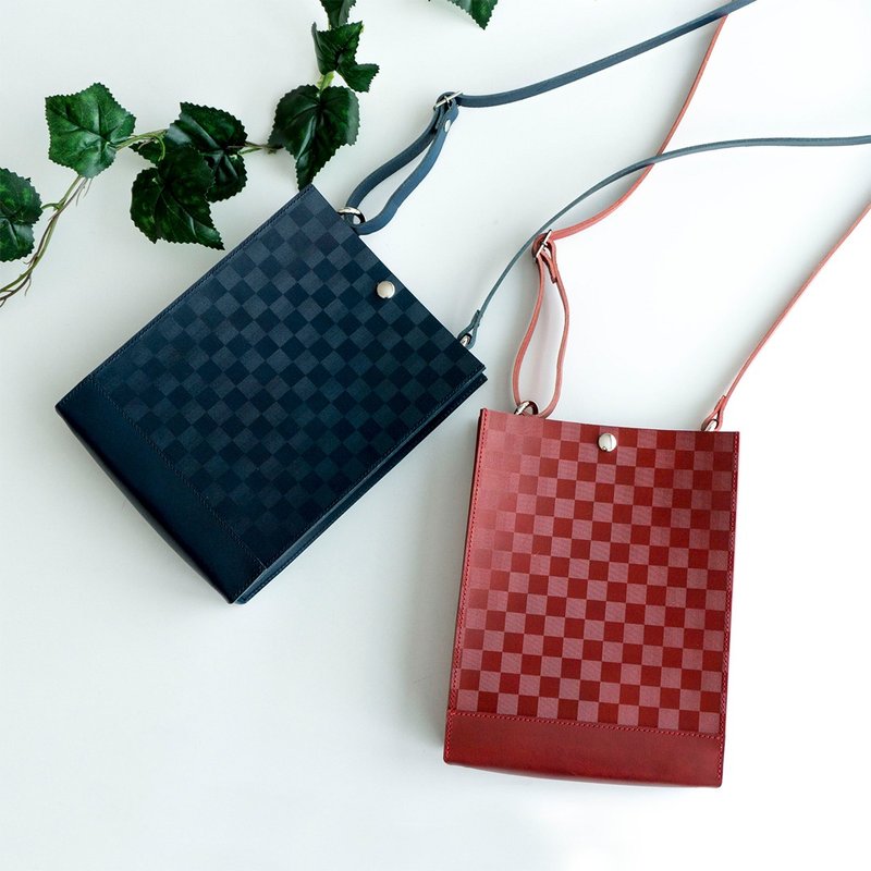 【 イタリアンレザー マチ付き サコッシュ - 市松 - 】 ロッソ オーシャン 革 レザー ポシェット ショルダーバッグ チェック HH25K - 側背包/斜背包 - 真皮 紅色