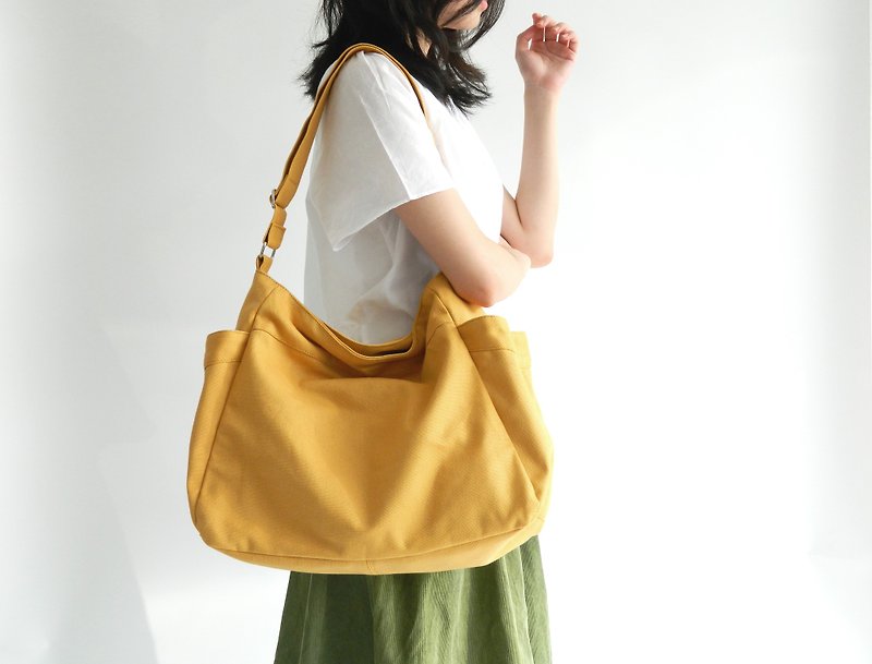 Mustard messenger bag, Canvas Diaper bag, 7 pocket shoulder bag no.101 RENEE - กระเป๋าถือ - ผ้าฝ้าย/ผ้าลินิน สีเหลือง