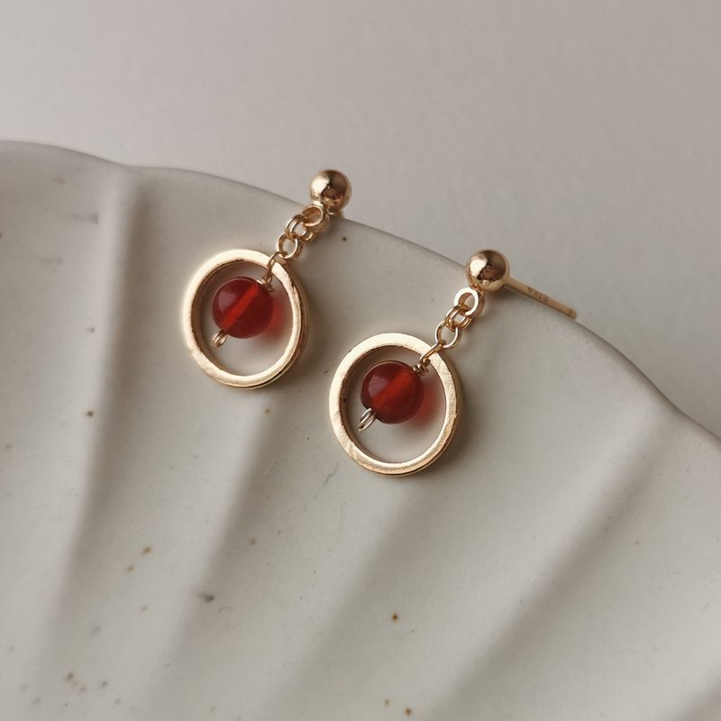 [Veverka] Yuan-Red Agate Watermelon Chalcedony Earrings Clip-On Natural Stone Earrings Earrings - ต่างหู - เครื่องประดับพลอย สีแดง