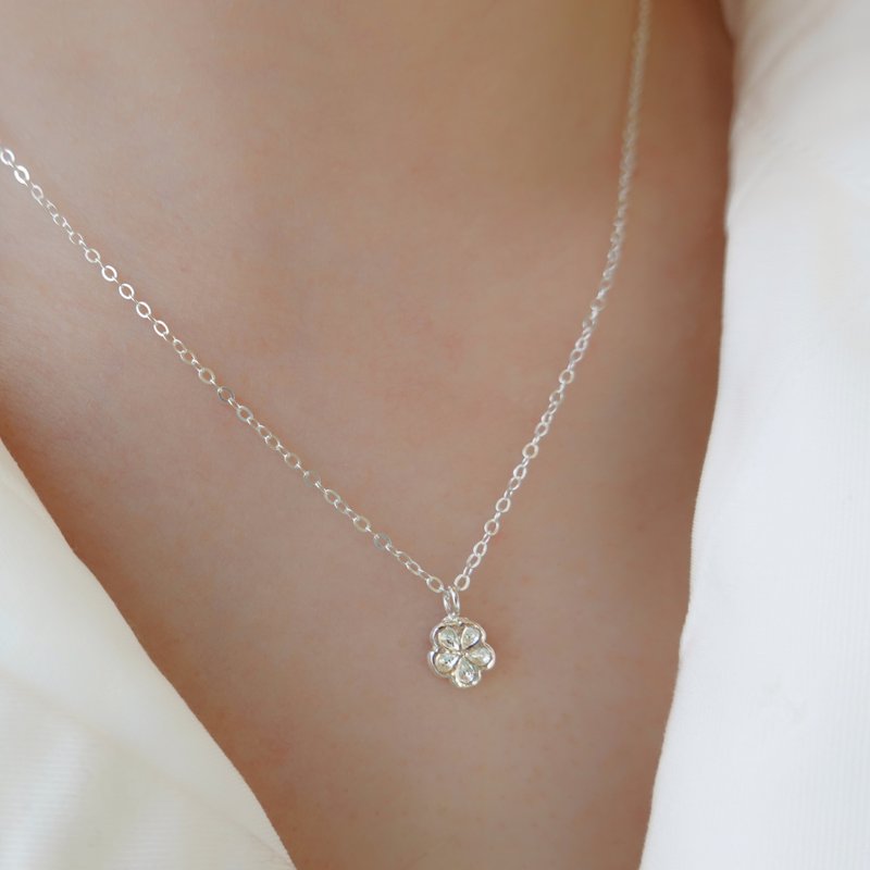 Birth Flower February February Birth Flower Sterling Silver Necklace Peach Blossom/Peach Blossom - สร้อยคอ - เงินแท้ สีเงิน