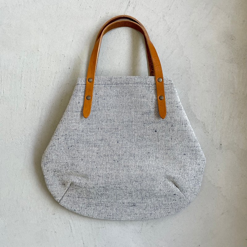 [2022 resale] No. 8 cotton jute (cotton linen) and extra-thick oil-nume round tote bag S-size [off x navy] - Handbags & Totes - Genuine Leather Blue