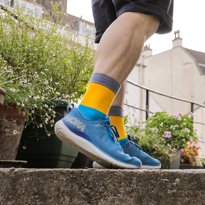 Men's Socks - Sunshine & Smile, British Design for the Modern Gentleman - ถุงเท้า - ผ้าฝ้าย/ผ้าลินิน สีเหลือง