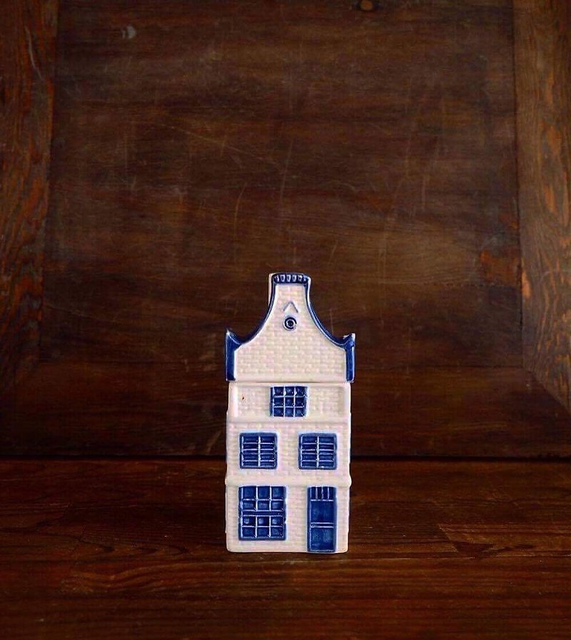 Dutch hand-painted porcelain house storage box (small) (JS) - ของวางตกแต่ง - เครื่องลายคราม สีน้ำเงิน