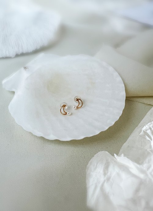 Mikado Jewellery 沐月耳環- 18K純金日本Akoya珍珠耳環
