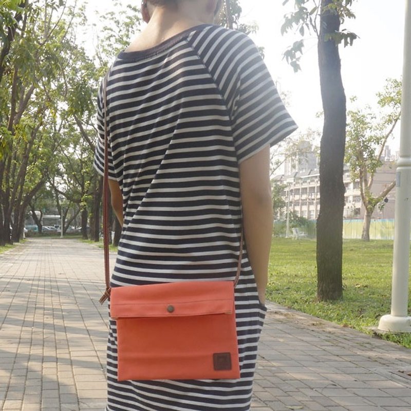 "Just good messenger bag" reflexed mouth design - Quartz Orange - กระเป๋าแมสเซนเจอร์ - ผ้าฝ้าย/ผ้าลินิน สีส้ม