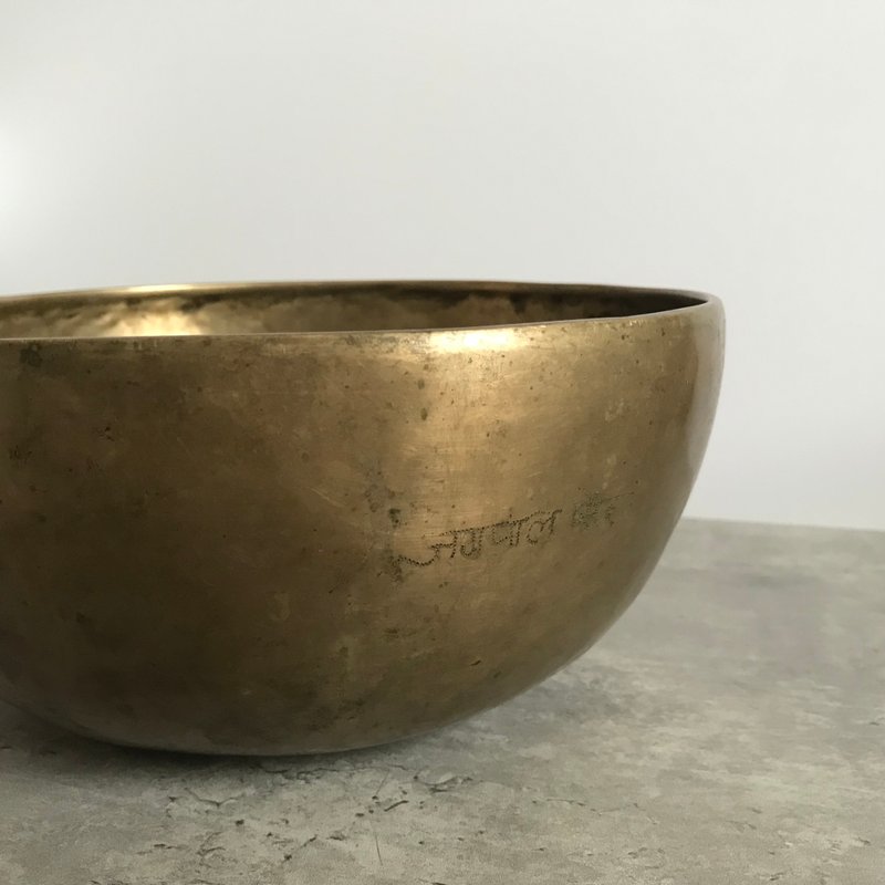 古董 Om 136.1hz Jambati 銘文金頌缽 聲音療癒冥想底輪瑜伽 - 其他 - 其他金屬 