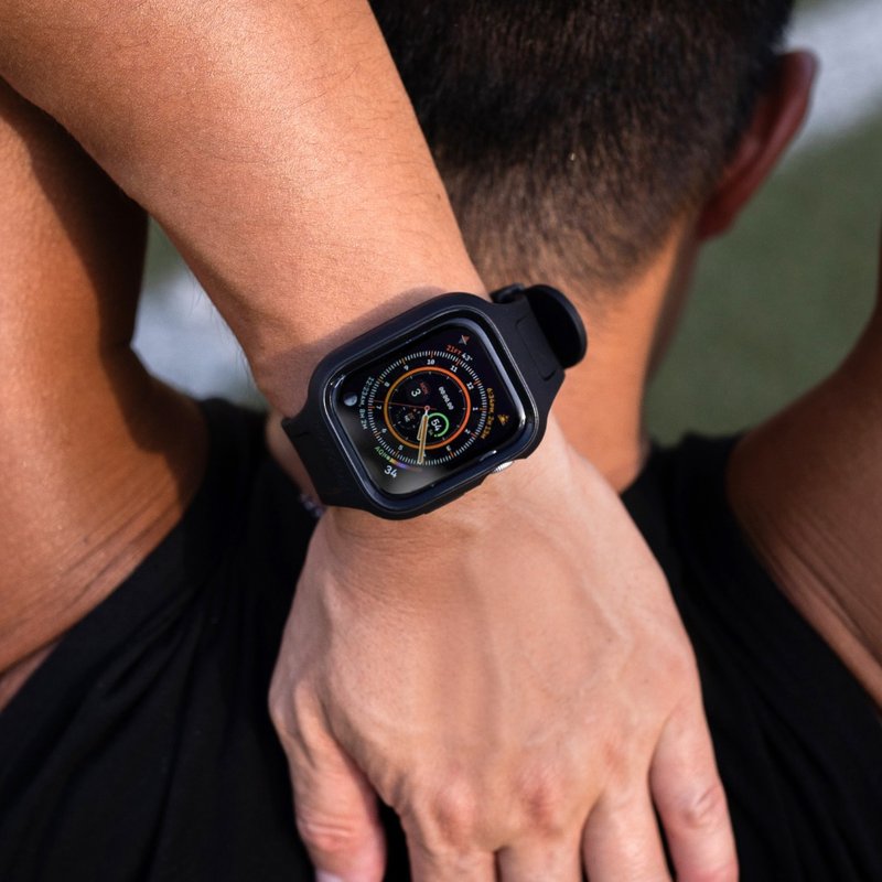 ESSENTIALS|Apple Watch 衝突防止ソフトラバー保護ケース ストラップ付き 45/44mm-ブラック - ペアウォッチ - プラスチック ブラック