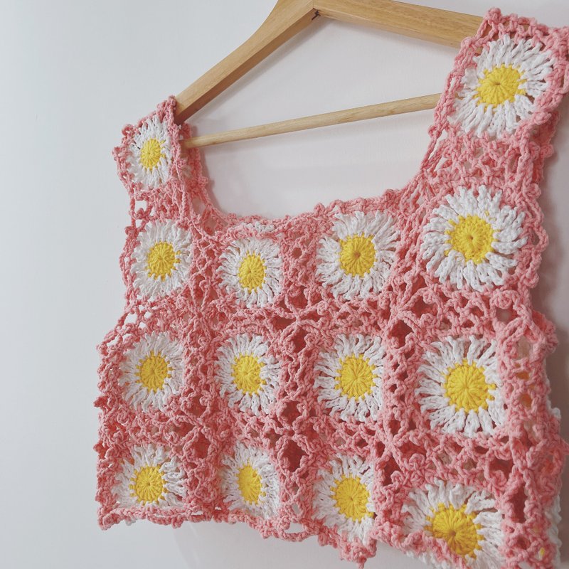 Crochet vintage style small daisy knitted vest Christmas Mother's Day gift box - สเวตเตอร์ผู้หญิง - ผ้าฝ้าย/ผ้าลินิน สึชมพู