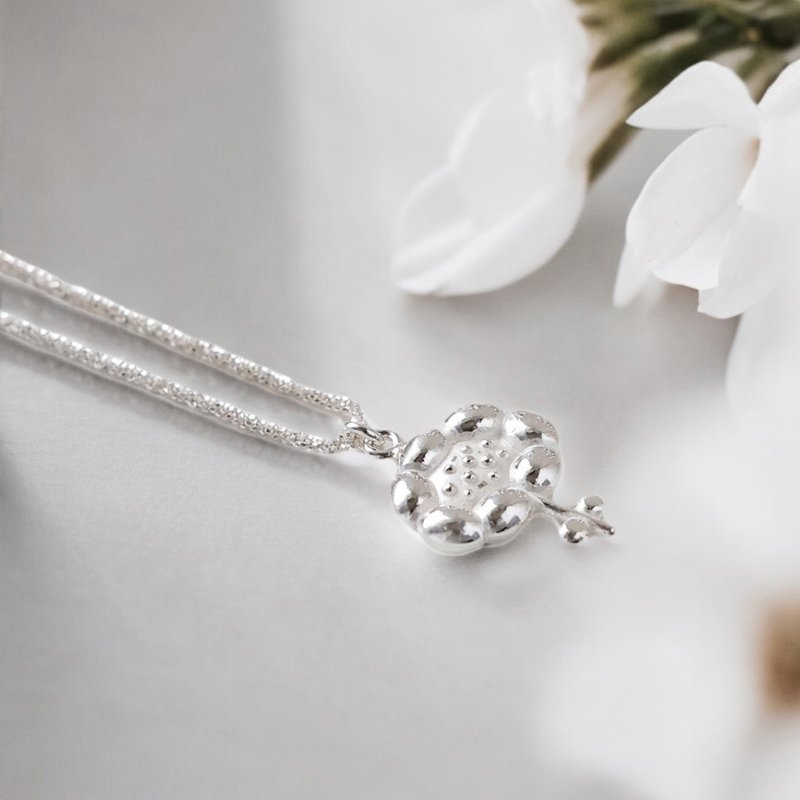 Cloud flower necklace - Necklaces - Sterling Silver Silver