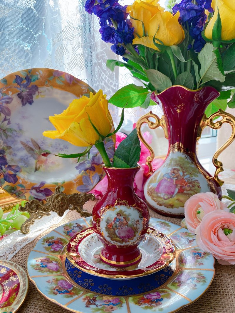 法國名瓷利摩日Limoges 手繪22k金談情說愛圓型小尺寸花瓶庫存品 - 花瓶/花器 - 瓷 紅色