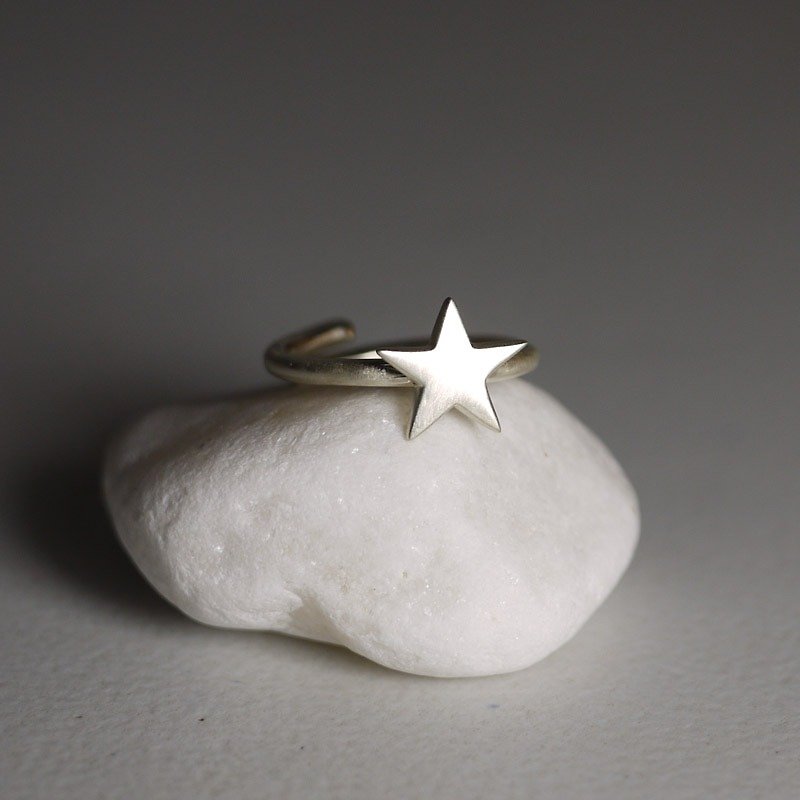 星新的開始 Star Day - 造型食指戒 925純銀可調尺寸活動開口戒指 - 戒指 - 其他金屬 銀色