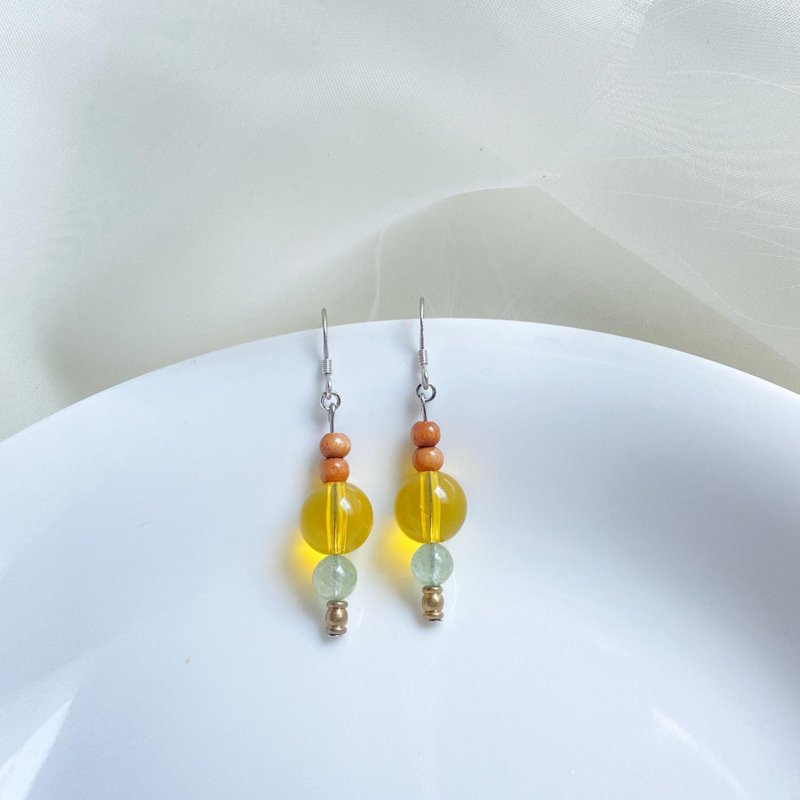 Handmade Natural Stone Earrings Lights in the Dark Blue Amber Grape Stone Stone Clip-On - Earrings & Clip-ons - Crystal Yellow