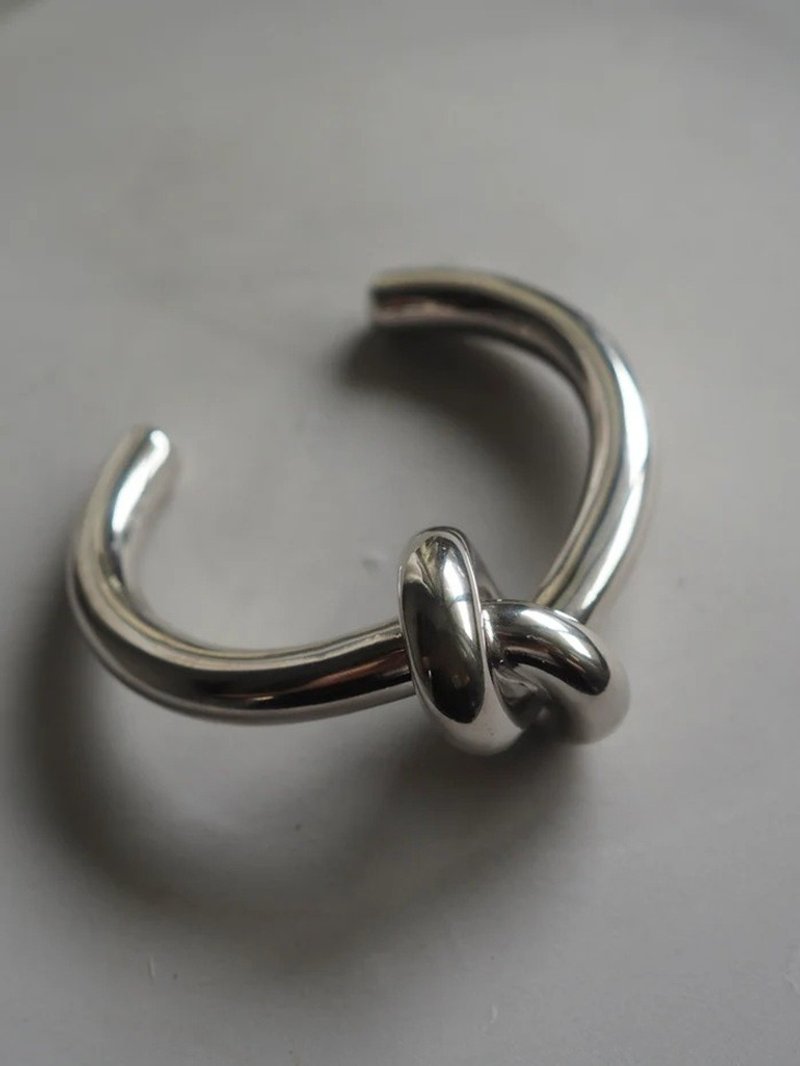 CELINE Knot Bangle Large セリーヌ ノットバングル ラージモデル シルバー ヴィンテージ - 手鍊/手環 - 其他金屬 銀色
