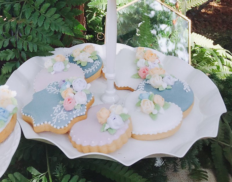 Flower icing cookies/Baby pick up/Wedding couples/Small objects/Wedding arrangement - Handmade Cookies - Fresh Ingredients Pink