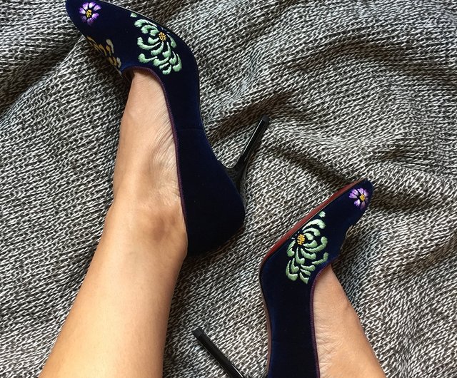 Blue velvet hot sale heels shoes