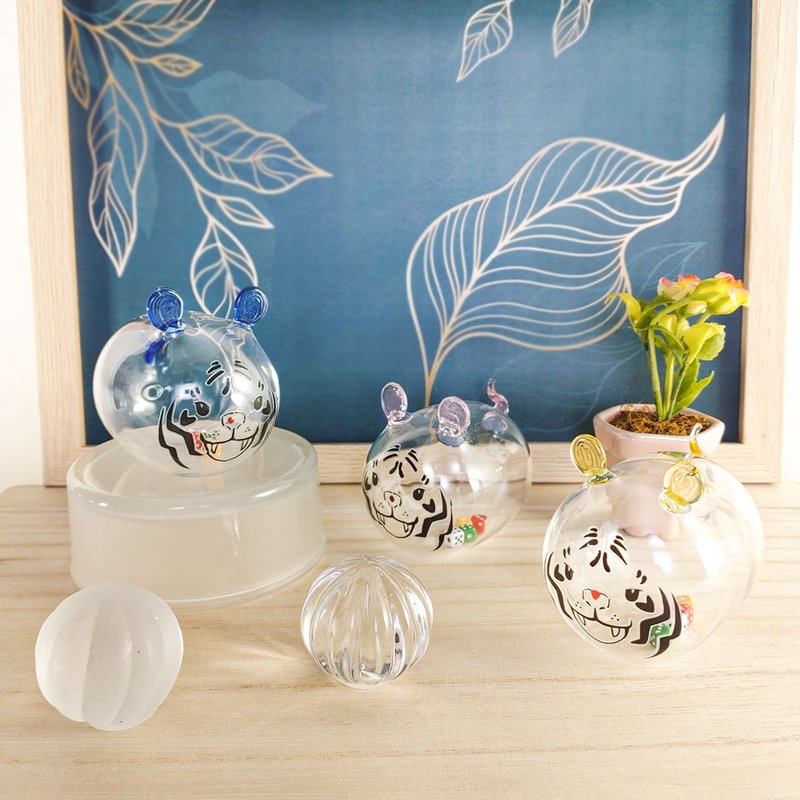 【轉運小物】虎哩好運來玻璃骰子虎/黃/粉/藍 一對入 - 擺飾/家飾品 - 玻璃 
