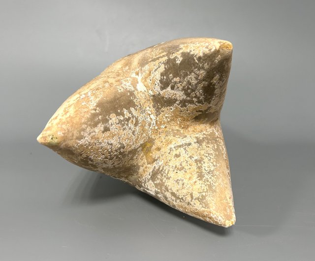 新石器時代　ホワイト　白　手彫り根付 置物 提げ物　希少　縄文時代　骨董品 新石器時代 ホワイト 白 手彫り根付 置物 提げ物 希少 縄文時代