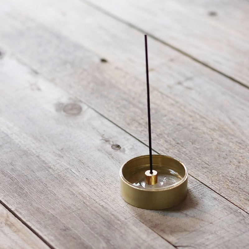 香站著大家 - 香薰/精油/線香 - 銅/黃銅 金色