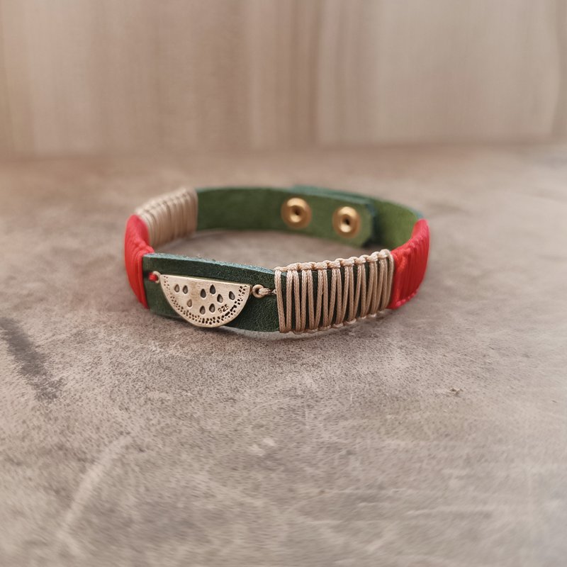 Watermelon Slice Leather Bracelet - Green & Red Macramé Summer Talisman - 手鍊/手環 - 真皮 紅色