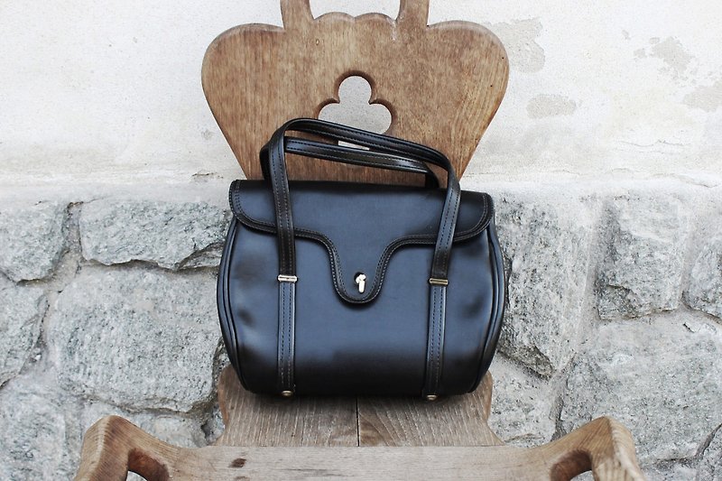 B175(Vintage皮包)(義大利製)典雅黑色手提古董小方包(生日禮物情人節禮物) - 手提包/手提袋 - 真皮 黑色