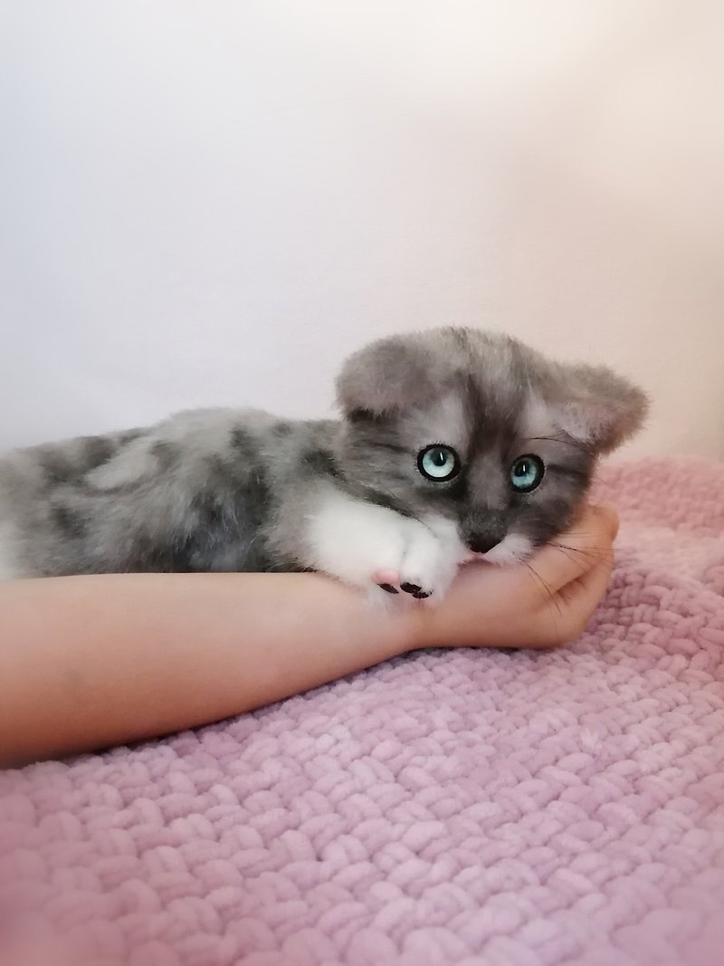 Newborn kitten 18 cm - 玩偶/公仔 - 其他材質 