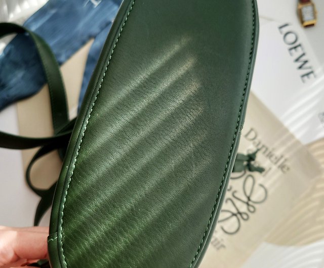美品 ロエベ 保存袋付き ダークグリーン ショルダーバッグ ショルダー
