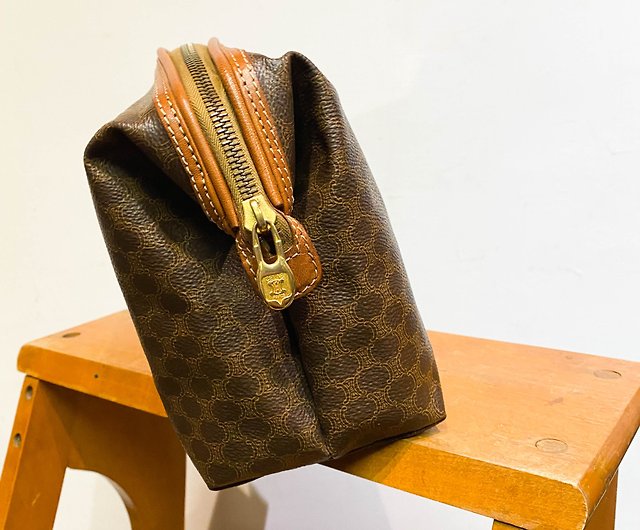r/Louisvuitton - Eclair zippers were used by the French Luggage