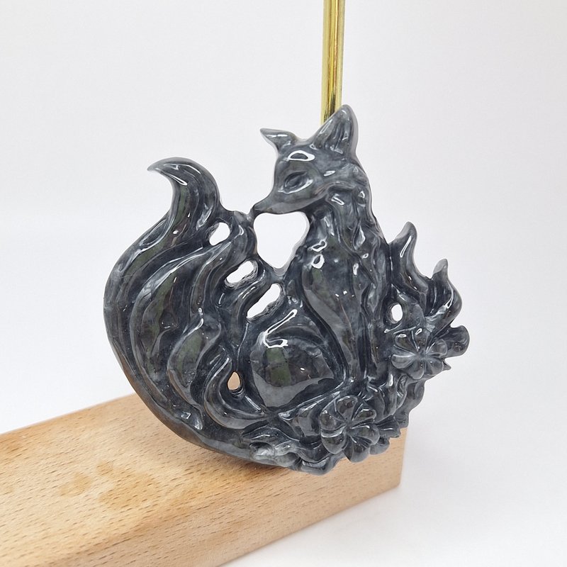 Hand-carved nine-tailed fox pendant with warm black chicken material | Natural Burmese jade A grade jadeite - Necklaces - Jade 