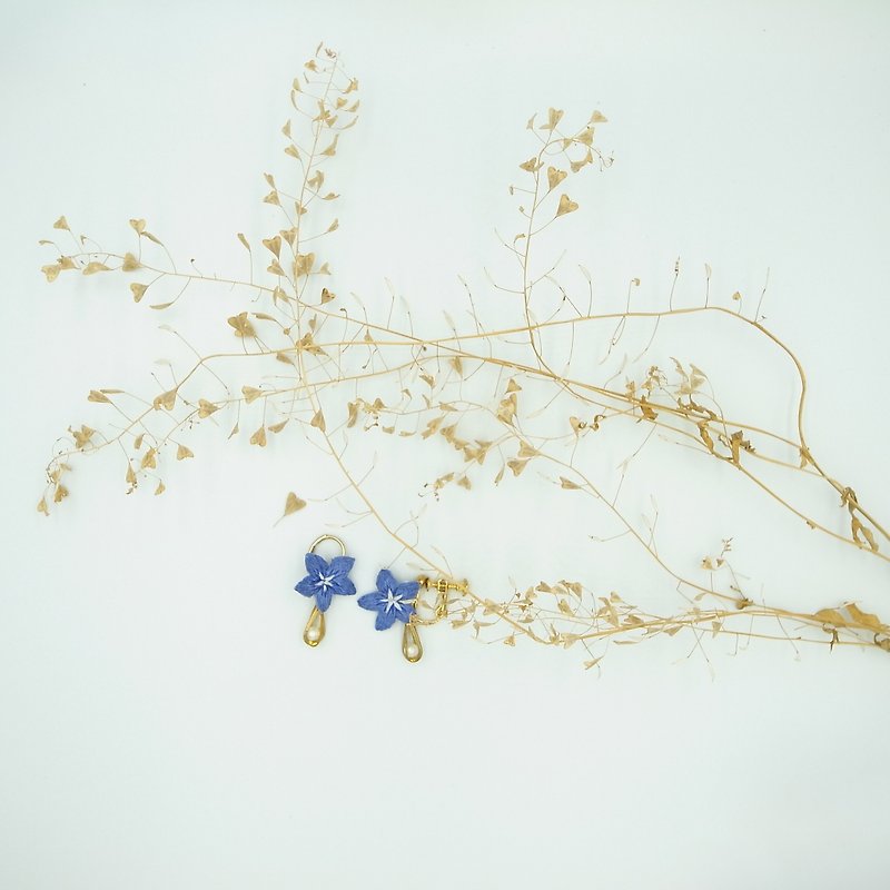 桔梗 手工刺繡耳環 - 耳環/耳夾 - 繡線 藍色