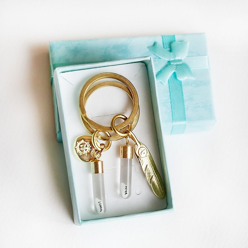 Goody bag - 客製化刻字黃銅1+1米雕鑰匙圈 情人節 閨蜜 生日禮物 - 鑰匙圈/鑰匙包 - 銅/黃銅 金色