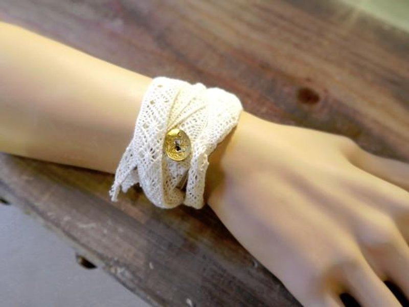 [Moon Flower] Lace Ribbon Bracelet Ivory A - Bracelets - Cotton & Hemp White