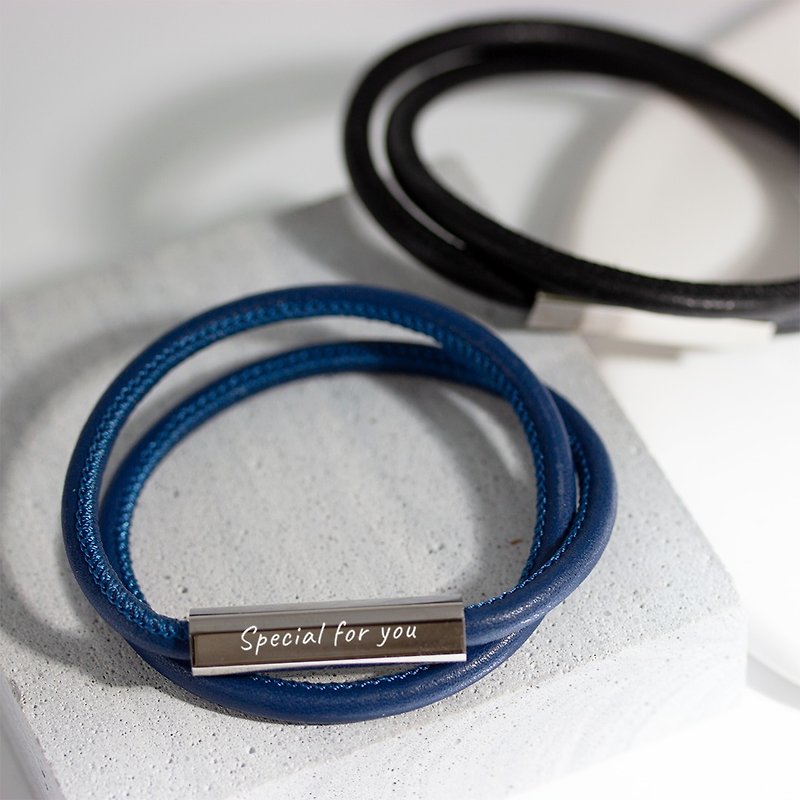 【Wanderlust】Customized Sheepskin Magnetic Bracelet / Three Colors Available / Letter Name Date - สร้อยข้อมือ - หนังแท้ สีน้ำเงิน