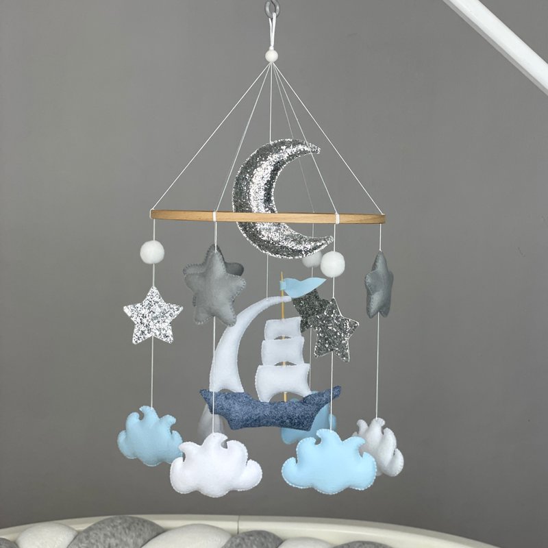 Ship baby mobile for crib boy Ocean nursery Nautical felt boy mobile coastal - 寶寶/兒童玩具/玩偶 - 其他材質 藍色