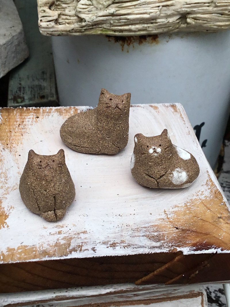 Pottery/black pottery little bean cat - Stuffed Dolls & Figurines - Pottery Brown