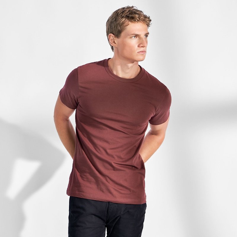 Nordic minimalism - 100% organic cotton classic round neck T-shirt / plain Tee / men (burgundy red) - Men's T-Shirts & Tops - Cotton & Hemp Red