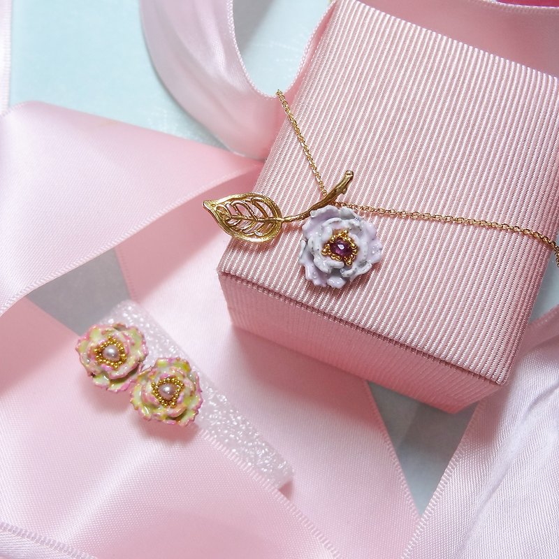 [New Year lucky bag limited] enamel peony series lotus peony purple garnet necklace + peony pearl earrings (new) - สร้อยคอ - วัตถุเคลือบ สึชมพู