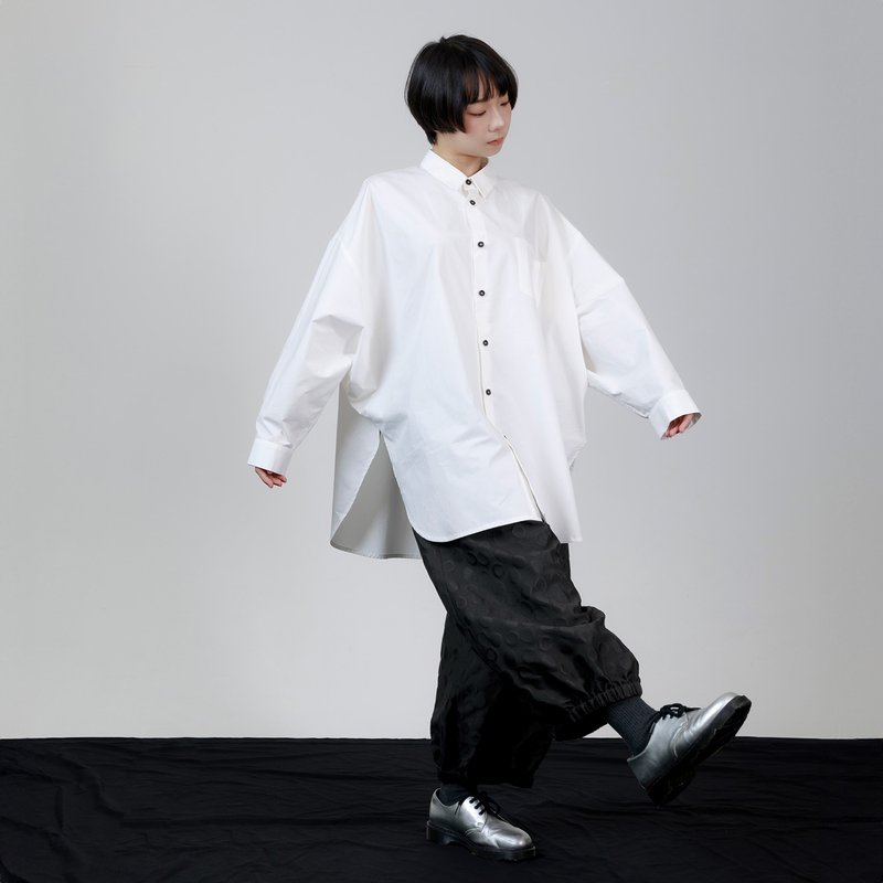 Loose large shirt with flying squirrel sleeves - Women's Shirts - Cotton & Hemp White