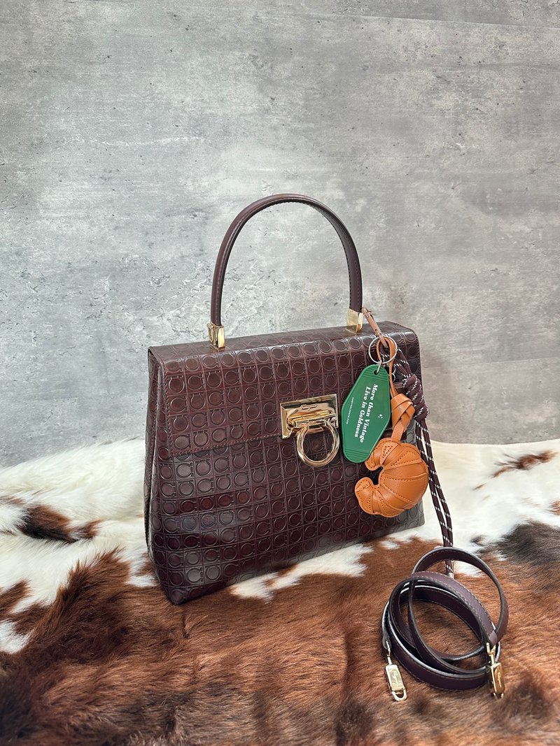 ヴィンテージバッグ FERRAGAMO フェラガモ チョコレートエンボス加工 ケリー - トートバッグ・ハンドバッグ - 革 ブラウン
