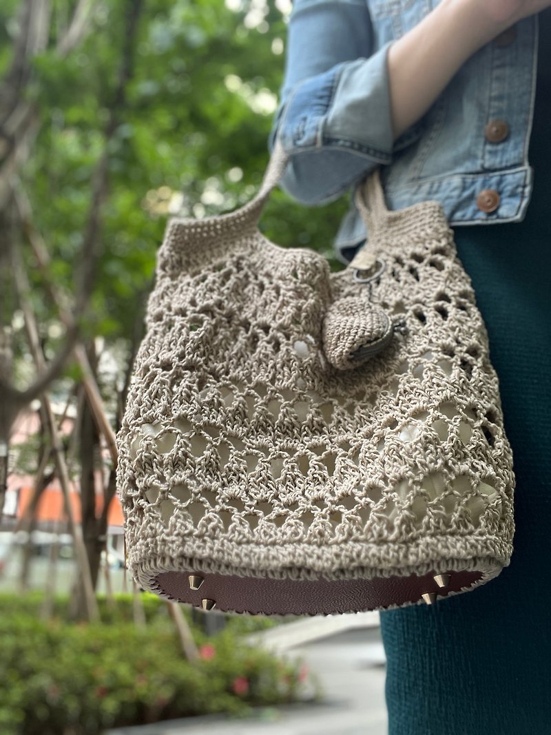 Romantic French hollow bag hand/shoulder/hand-woven bag - Messenger Bags & Sling Bags - Other Materials 
