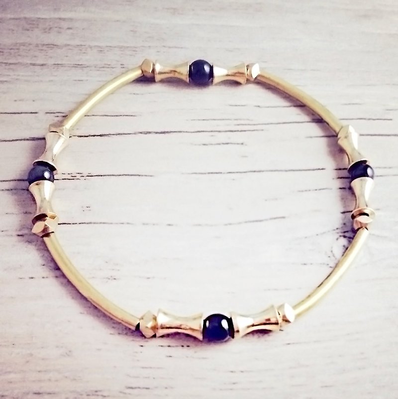 ♦ ViiArt ♦ ♦ obsidian black crown brass bracelet - สร้อยข้อมือ - โลหะ สีทอง