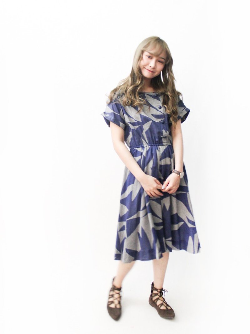 【RE1004D1455】 early autumn Japan retro geometric gray cotton and linen short-sleeved ancient dress - ชุดเดรส - เส้นใยสังเคราะห์ สีเทา