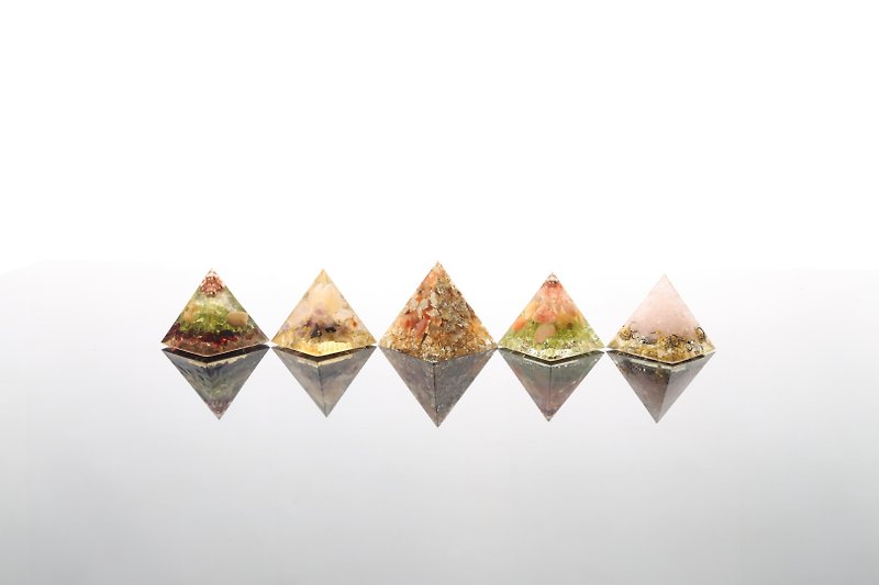 [Wish Lucky Bag] 3cm Mini Aogang Lucky Bag Wishing Crystal-Natural Ore Pyramid Luckyb - Items for Display - Crystal Multicolor