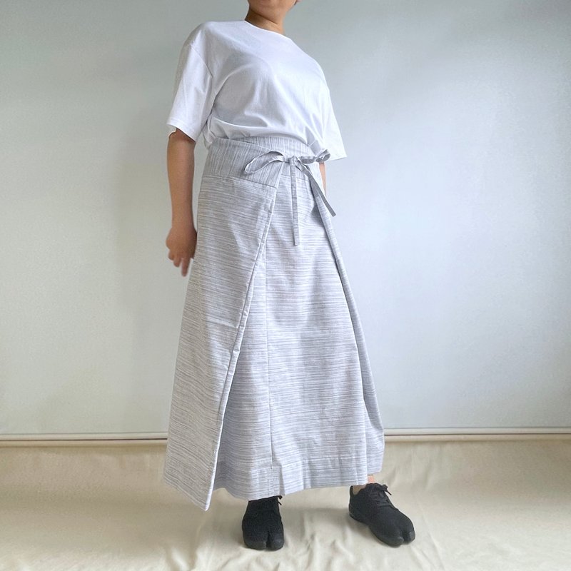【1点もの】四角布のスカート -綿麻 着物地 水色の絣縞 - 裙子/長裙 - 棉．麻 白色