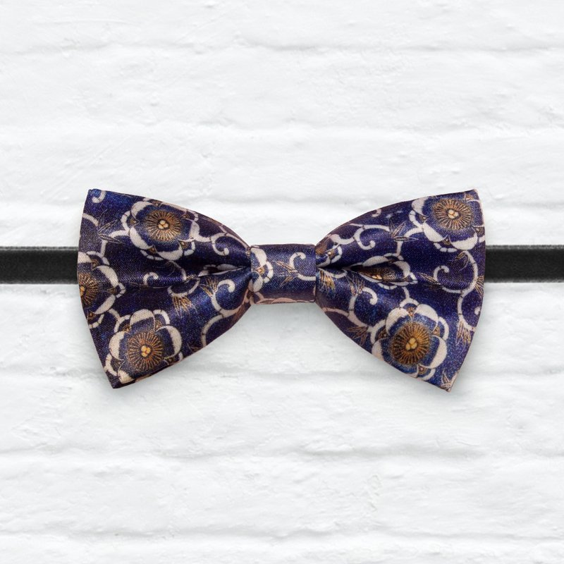 Style 0397 Navy Japanese Floral Tiles Pattern Bowtie - Wedding Bowtie - สร้อยติดคอ - เส้นใยสังเคราะห์ สีน้ำเงิน