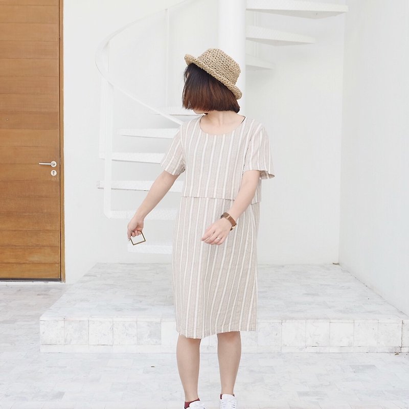 LiLin Dress : Beige with Stripe Pattern - 連身裙 - 棉．麻 卡其色